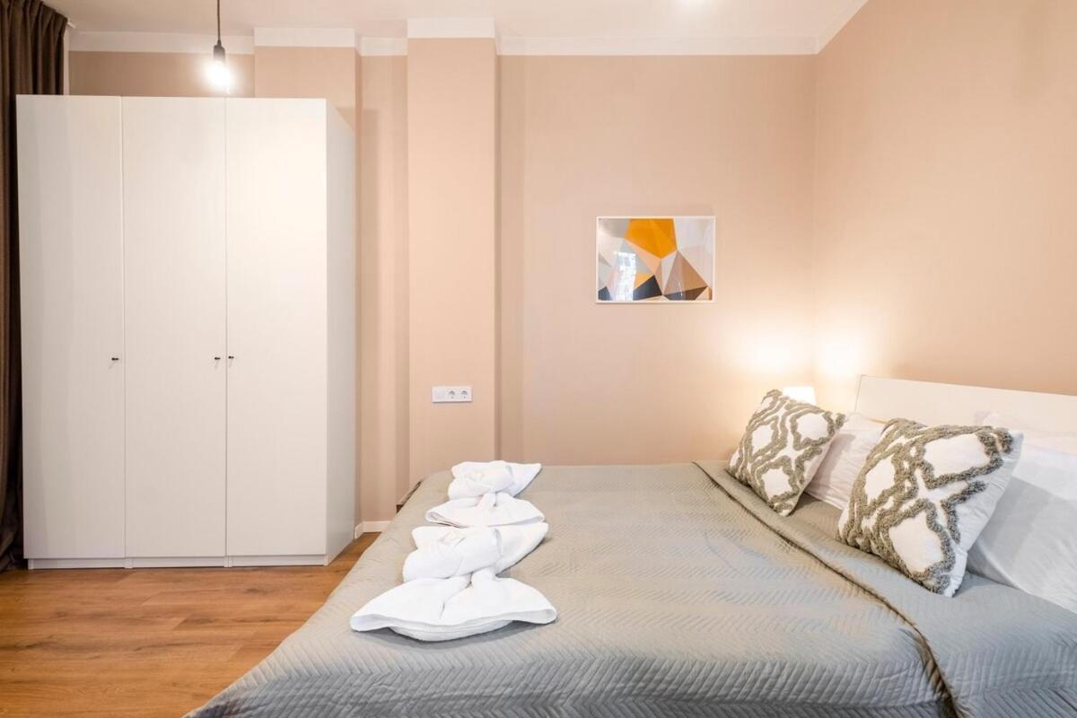 Centre 1 Bedroom Next To Vitosha Blvd. Sofya