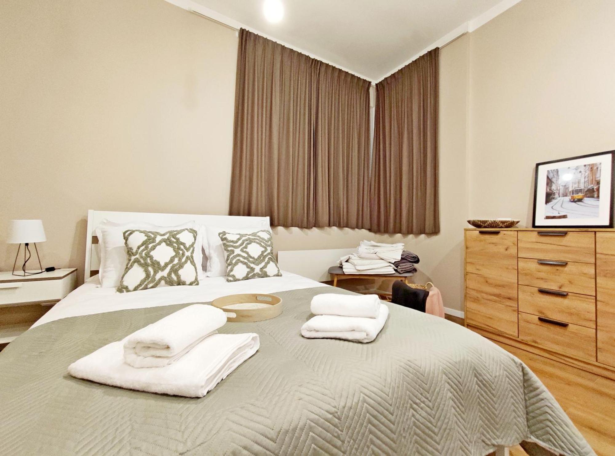 Centre 1 Bedroom Next To Vitosha Blvd. Daire