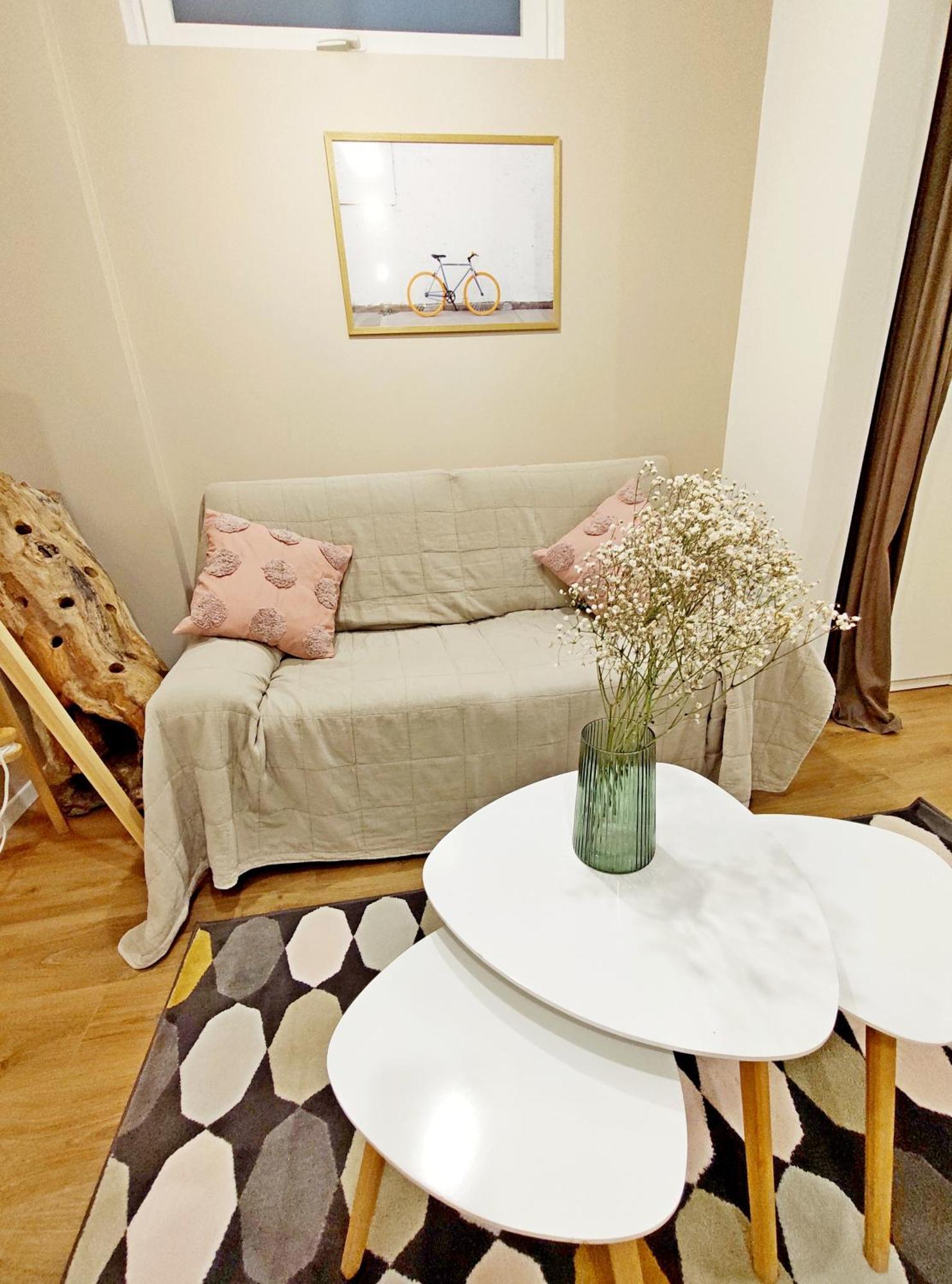 Centre 1 Bedroom Next To Vitosha Blvd. Daire